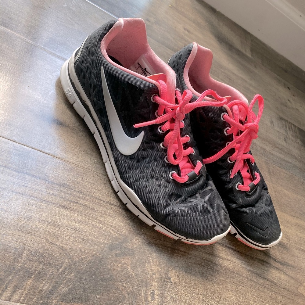Nike women’s sneakers